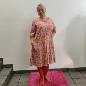 Løs plus size kjole - Ojo Tivoli - Amamiko