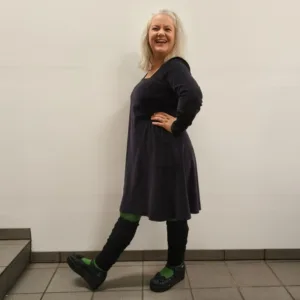 Plus size kjole - Tokyo Black Velvet - Amamiko