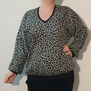 Plus size bluse - Botan Grey Leopard - Amamiko