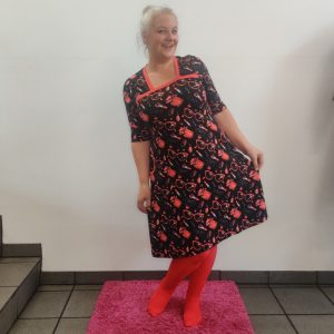 Plus size kjole - Tokyo Red Lipstick - Amamiko